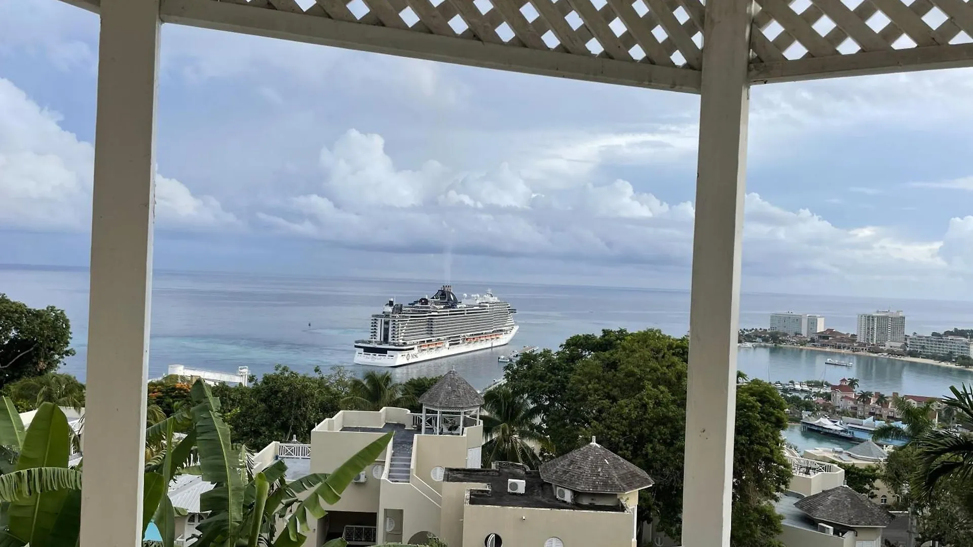 Apartamento Oceanbreeze Jamaica Penthouse, 7-Minute Walk To Beach Ocho Rios Jamaica